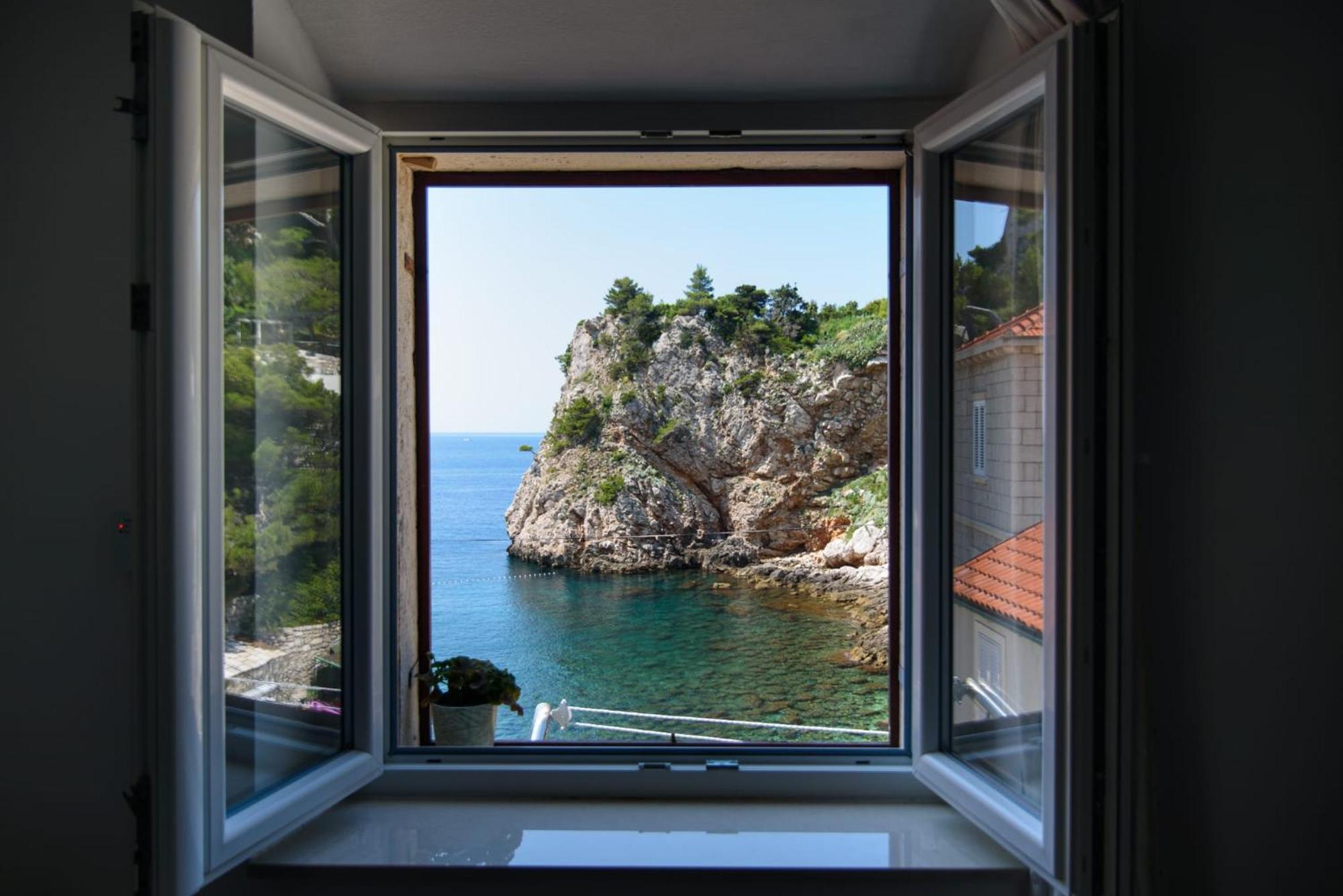 Heaven - Ocean And Old Town View *